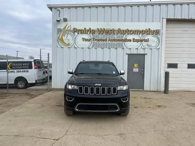 2017 Jeep Grand Cherokee Limited 4WD - Photo 2