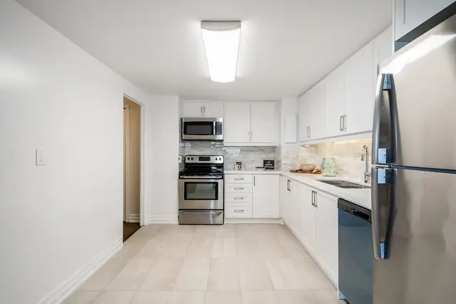 The Thomas - 3 Bedroom available at 355 St. Clair Avenue West, T - Photo 14