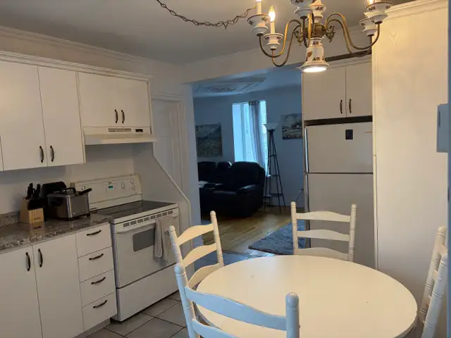 Beau grand 3 1/2, rue de la Reine St-Roch, Libre - Photo 3