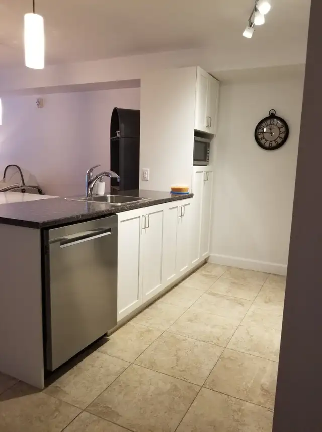 Beau grand 3 1/2, Ste-Foy, Air Clim, Parking intérieur Juillet - Photo 11