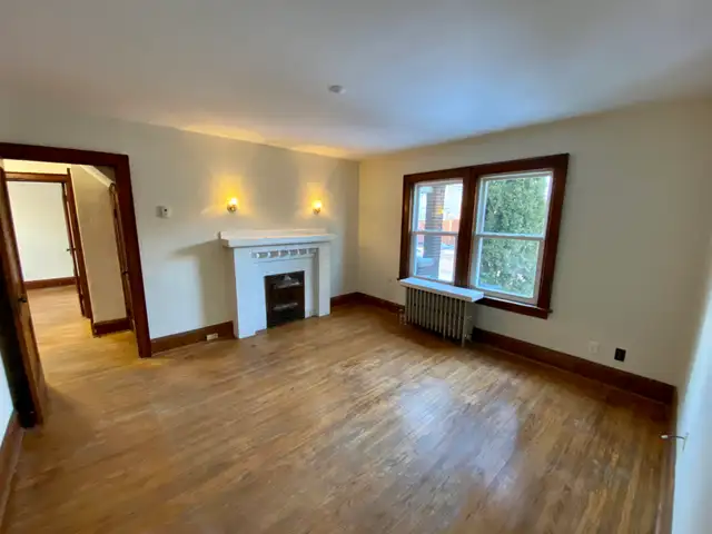 Main Floor 2 Bedroom Apartment in Niagara Falls!