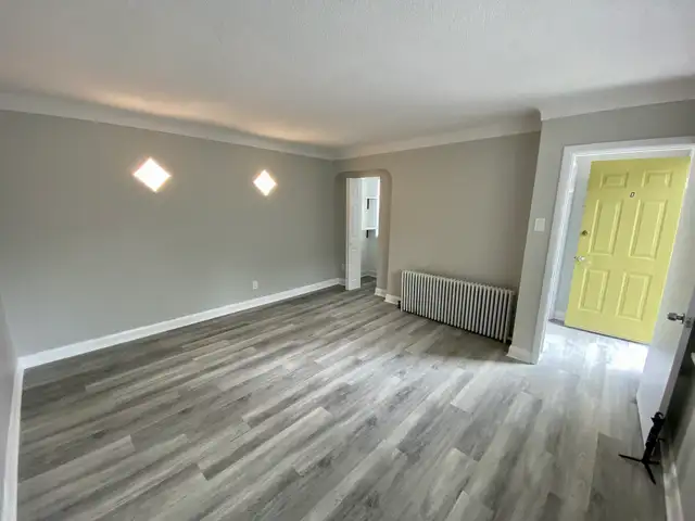 Quaint Bachelor Apartment near Downtown St. Catharines - Photo 2
