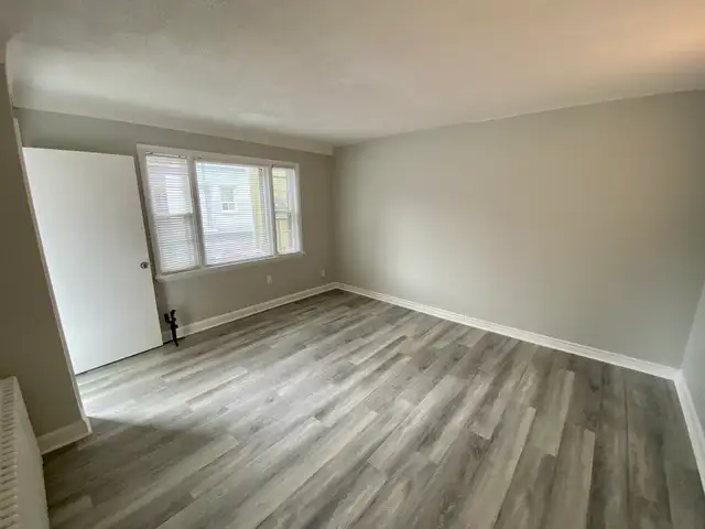 Quaint Bachelor Apartment near Downtown St. Catharines - Photo 4