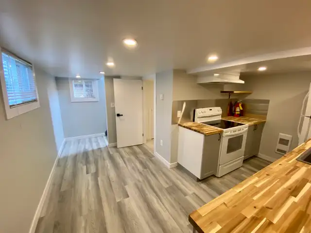 Quaint Bachelor Apartment near Downtown St. Catharines - Photo 8