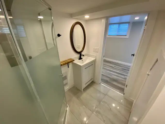 Quaint Bachelor Apartment near Downtown St. Catharines - Photo 11