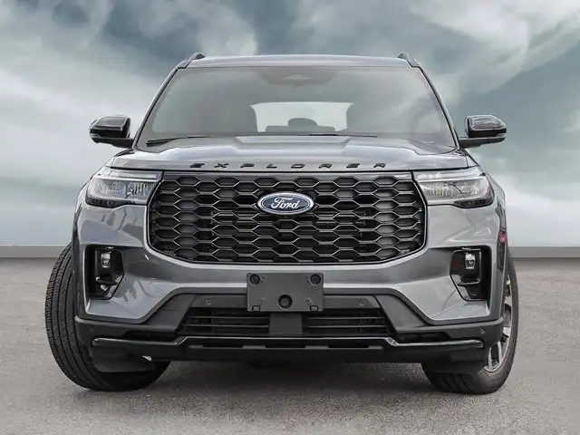 2026 Ford Explorer ST-Line - Photo 2