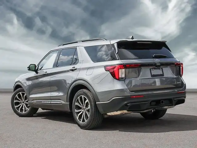 2026 Ford Explorer ST-Line - Photo 4