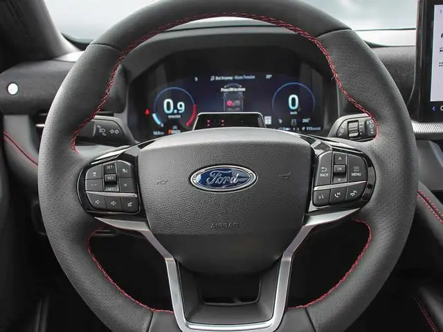 2026 Ford Explorer ST-Line - Photo 13