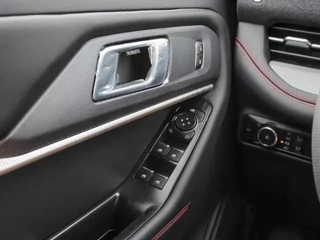 2026 Ford Explorer ST-Line - Photo 16