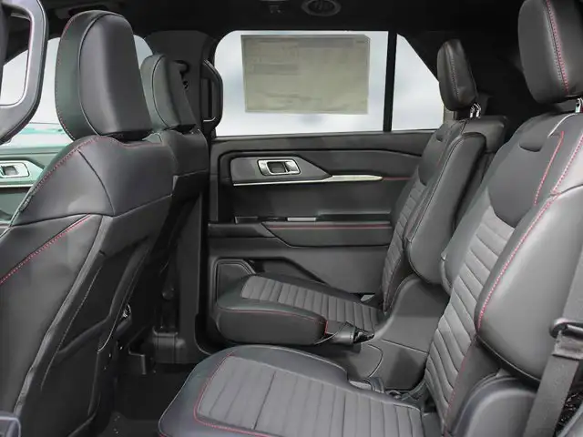 2026 Ford Explorer ST-Line - Photo 21