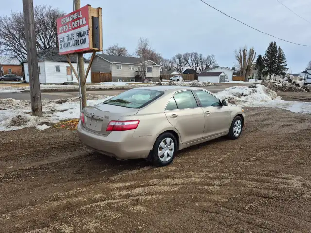 2009 Toyota Camry - Photo 2