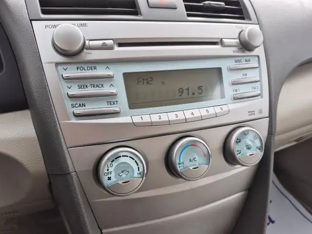 2009 Toyota Camry - Photo 6