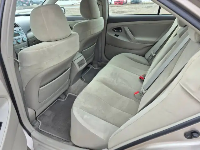 2009 Toyota Camry - Photo 8