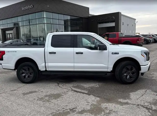 2024 Ford F-150 Lightning XLT - Photo 3