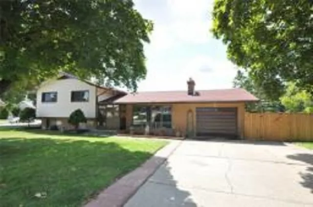 Room - Upstairs - FEMALE only - Mohawk - St-Jo Hosp - May 1st - Photo 2