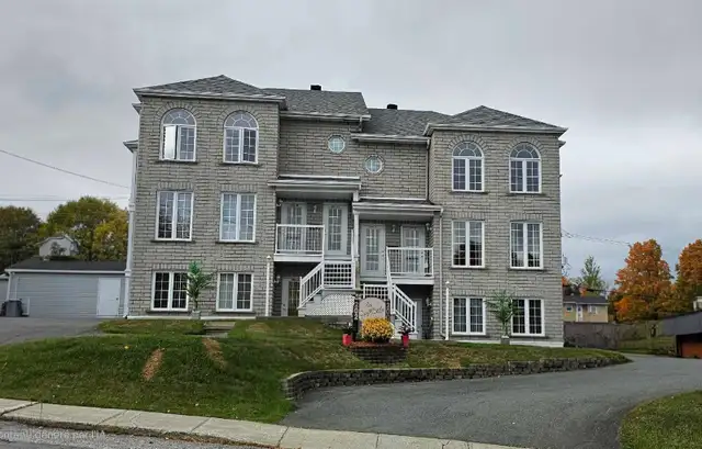 Grand 4 1/2 style condo à Beauceville