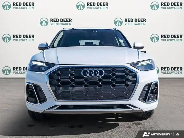 2023 Audi Q5 Progressiv | Clean Carfax | Panoramic Sunroof - Photo 2