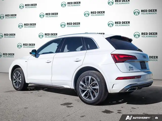 2023 Audi Q5 Progressiv | Clean Carfax | Panoramic Sunroof - Photo 4