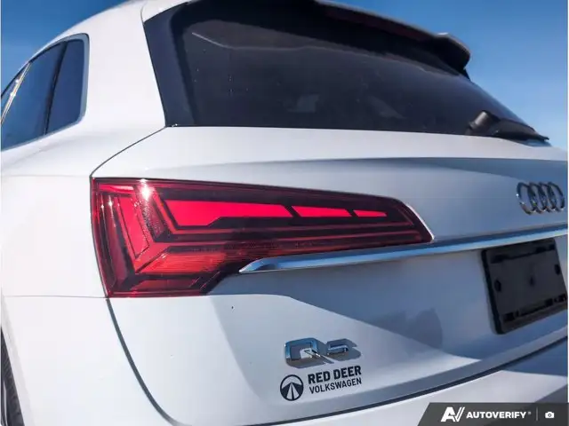 2023 Audi Q5 Progressiv | Clean Carfax | Panoramic Sunroof - Photo 11