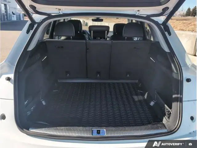 2023 Audi Q5 Progressiv | Clean Carfax | Panoramic Sunroof - Photo 12