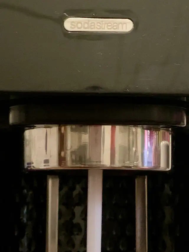 SODASTREAM (CO2 Cylinder  1L Plastic Bottle Incl) - Photo 2