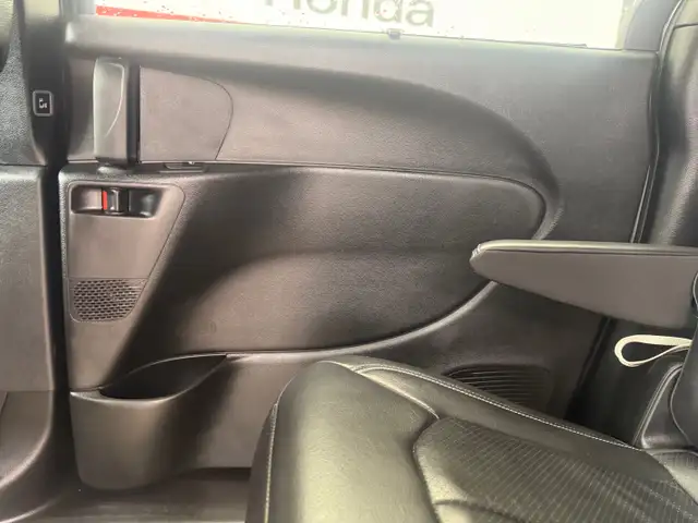 2022 Chrysler PACIFICA Touring L, keyless entry, backup camera, - Photo 13