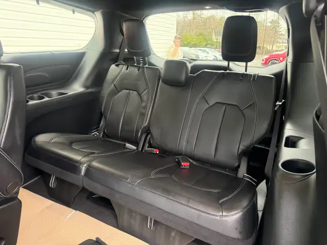 2022 Chrysler PACIFICA Touring L, keyless entry, backup camera, - Photo 15
