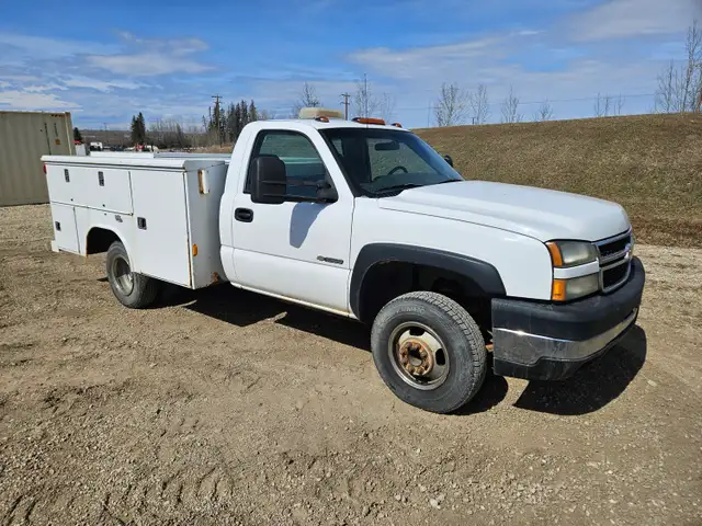 2006 Chevrolet 3500 - Photo 2