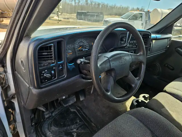 2006 Chevrolet 3500 - Photo 18