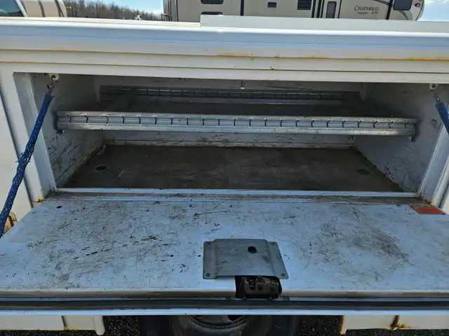 2006 Chevrolet 3500 - Photo 21