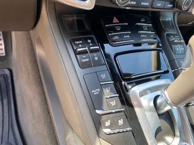 2017 Porsche Cayenne S - Photo 10