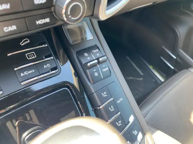 2017 Porsche Cayenne S - Photo 12