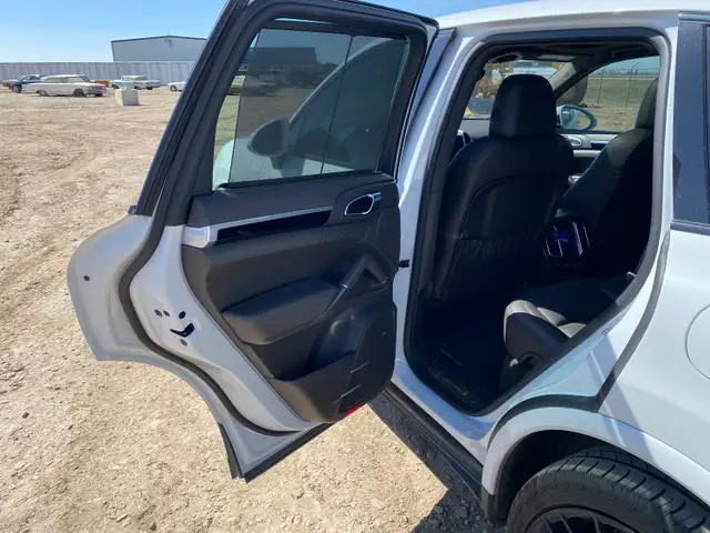 2017 Porsche Cayenne S - Photo 19