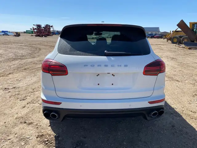 2017 Porsche Cayenne S - Photo 22
