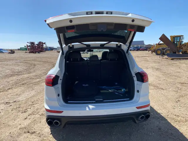 2017 Porsche Cayenne S - Photo 23