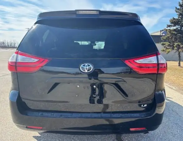 2018 Toyota Sienna LE 8 PASSENGER -PWR DOORS-WARRANTY INCLUDED - Photo 4