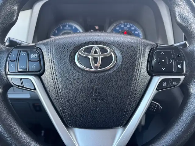 2018 Toyota Sienna LE 8 PASSENGER -PWR DOORS-WARRANTY INCLUDED - Photo 7
