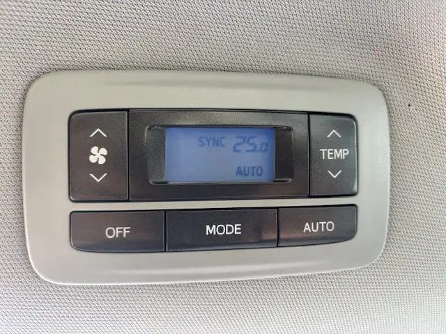 2018 Toyota Sienna LE 8 PASSENGER -PWR DOORS-WARRANTY INCLUDED - Photo 20