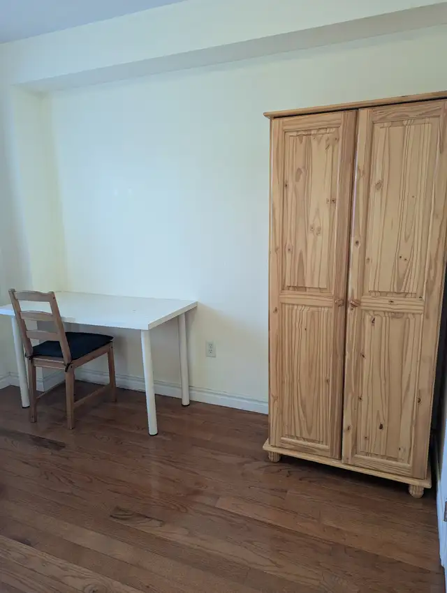 Neat Bright 2nd flr Room Private Bath Parking @York University - Photo 3