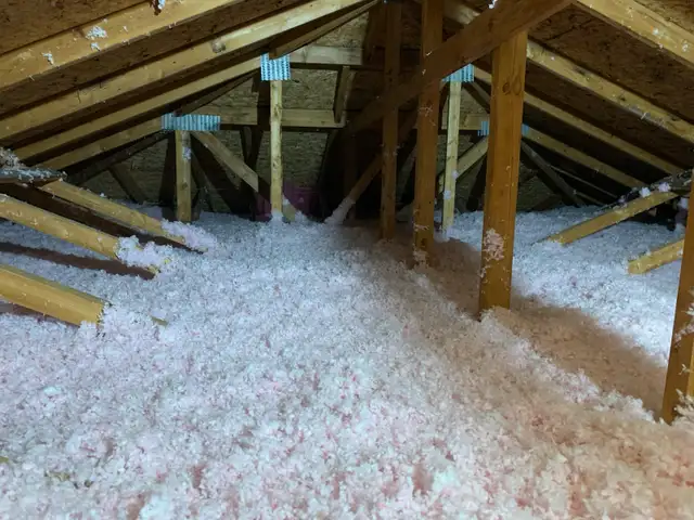 Spray Foam/ Insulation - Photo 4