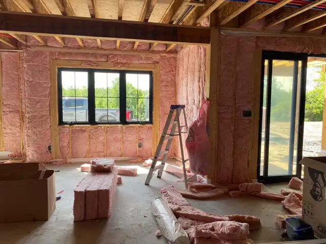 Spray Foam/ Insulation - Photo 5