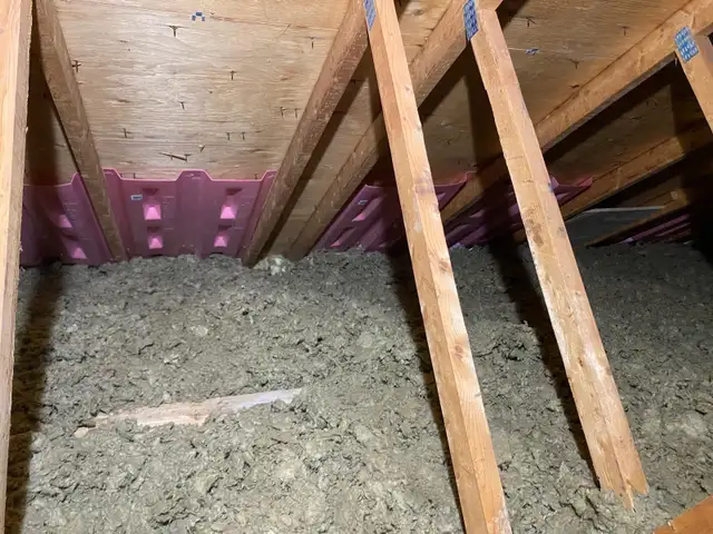 Spray Foam/ Insulation - Photo 7