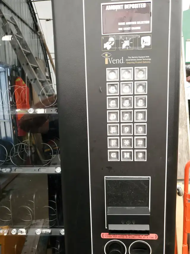 LARGE VENDING MACHINE IN GOOD CONDITION $1,500.00 - Photo 6