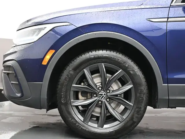 2024 Volkswagen Tiguan HEATED SEATS, HEATED STEERING WHEEL, APPL - Photo 4