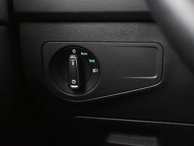 2024 Volkswagen Tiguan HEATED SEATS, HEATED STEERING WHEEL, APPL - Photo 13