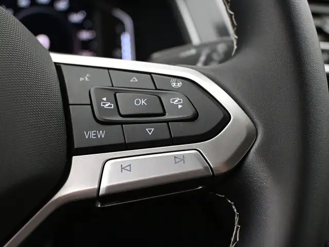 2024 Volkswagen Tiguan HEATED SEATS, HEATED STEERING WHEEL, APPL - Photo 16