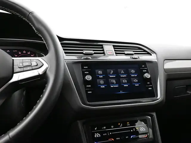 2024 Volkswagen Tiguan HEATED SEATS, HEATED STEERING WHEEL, APPL - Photo 17