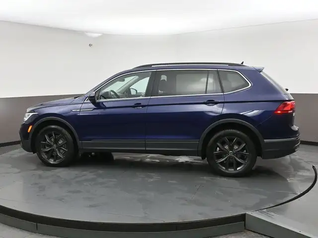 2024 Volkswagen Tiguan HEATED SEATS, HEATED STEERING WHEEL, APPL - Photo 32