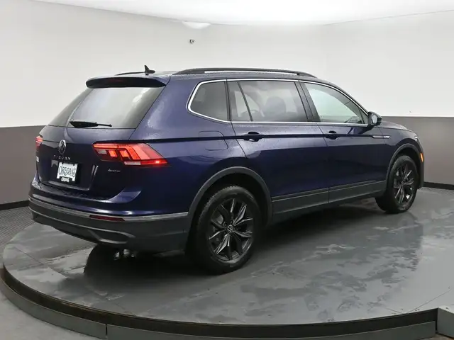 2024 Volkswagen Tiguan HEATED SEATS, HEATED STEERING WHEEL, APPL - Photo 35