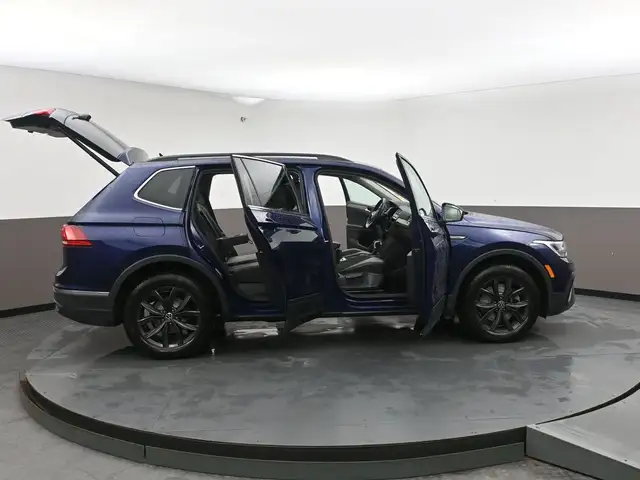 2024 Volkswagen Tiguan HEATED SEATS, HEATED STEERING WHEEL, APPL - Photo 53